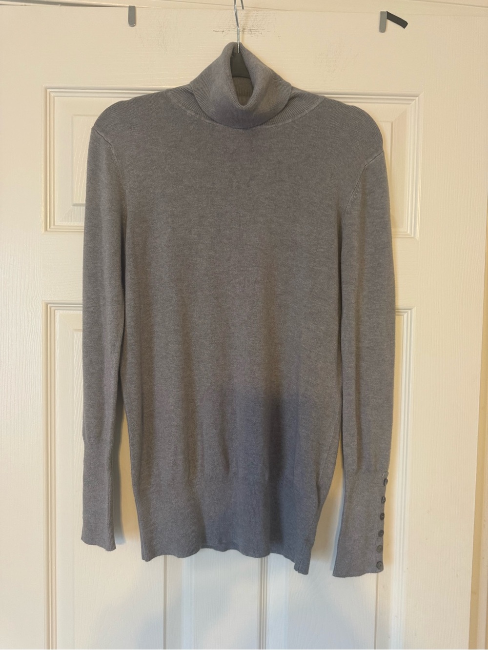 Zara Gray Turtleneck Sweater - detailed button sleeves Sz L